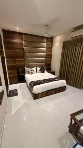 M e r i t o n HOTEL T-2